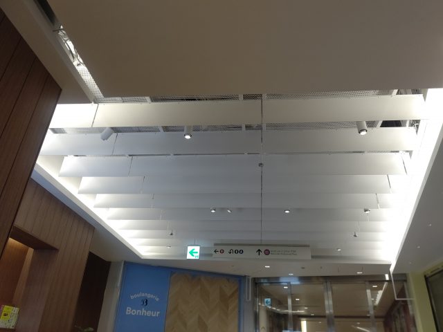 画像：天井ルーバー