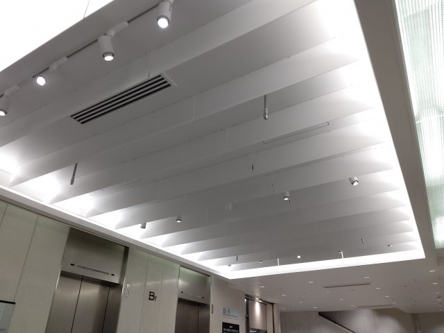 画像：天井ルーバー