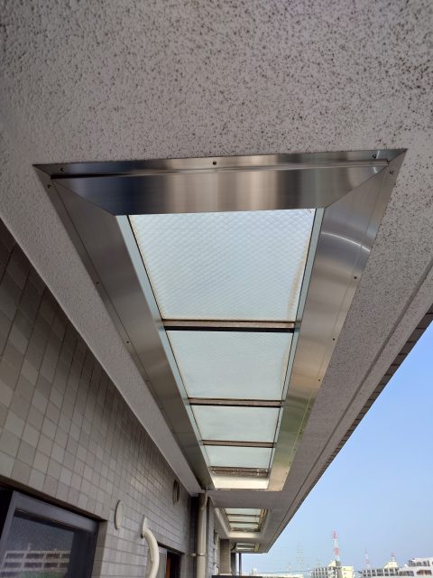 画像：ステンレス箱樋