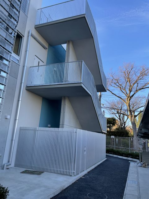 画像：階段スチール手摺