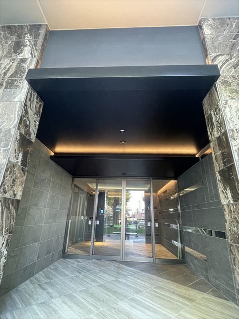 画像:照明幕板・天井スパンドレル