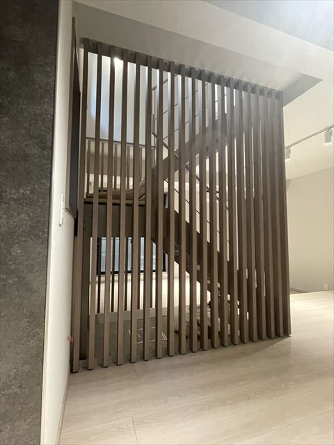 画像:室内アルミルーバー