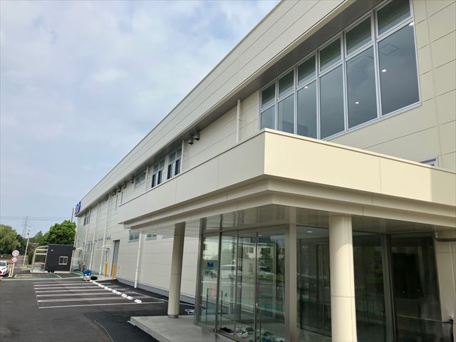 画像:スチール幕板・丸柱パネル